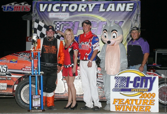 Zack triumphs in USMTS debut at Tri-City Speedway